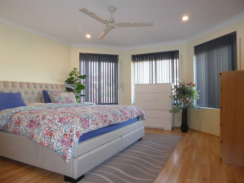 2 Dunster Way, Orelia WA 6167