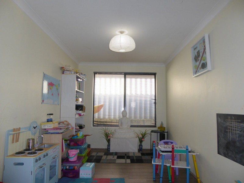 2 Dunster Way, Orelia WA 6167