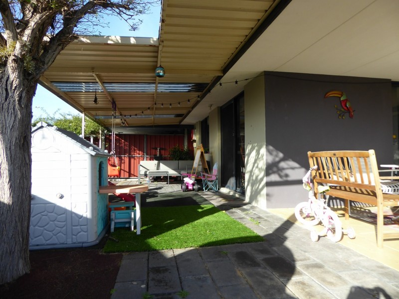 2 Dunster Way, Orelia WA 6167