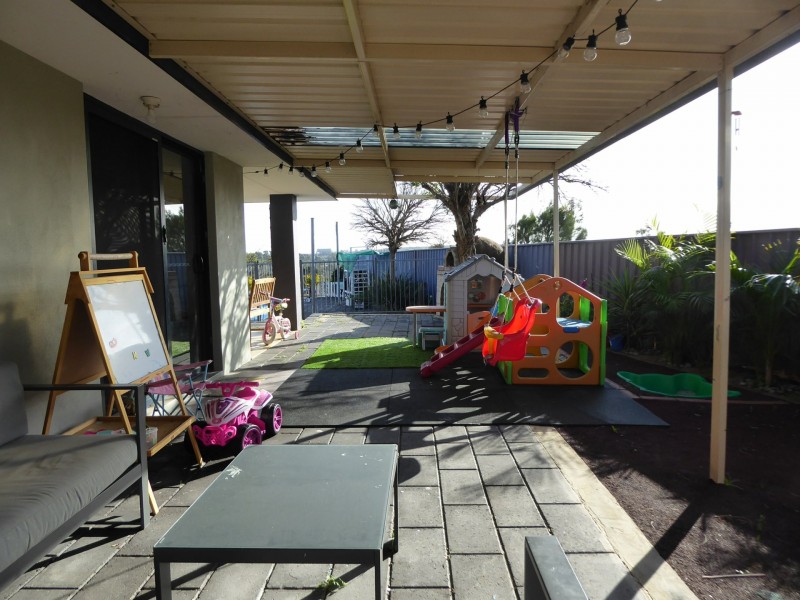 2 Dunster Way, Orelia WA 6167