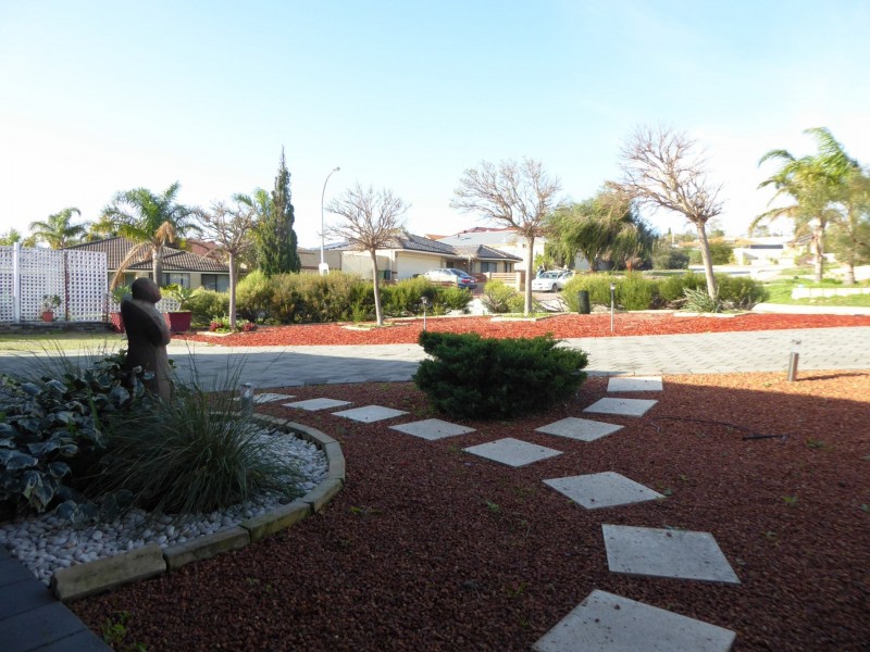 2 Dunster Way, Orelia WA 6167
