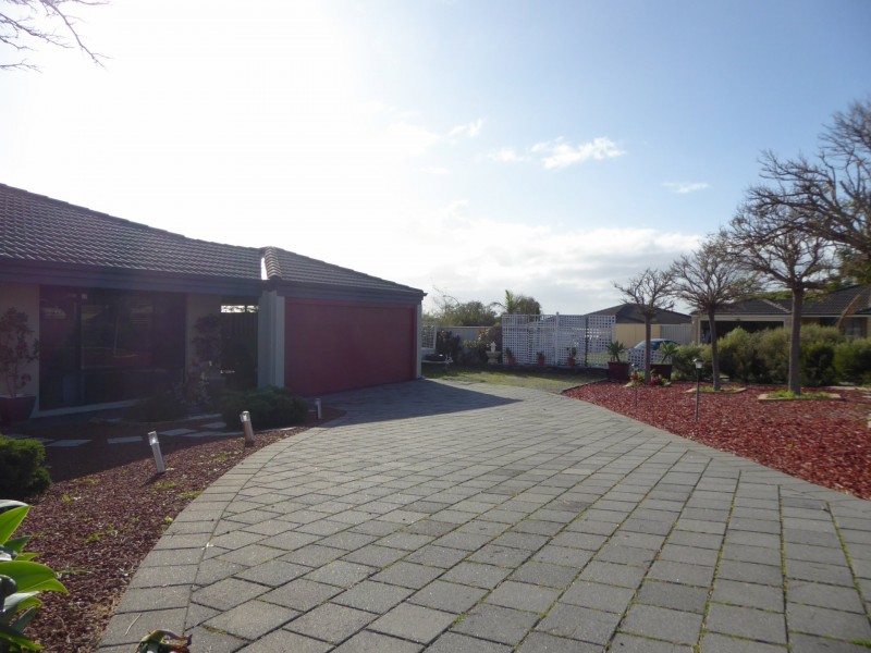 2 Dunster Way, Orelia WA 6167