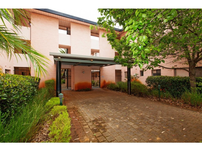 Unit 13/4 Canham Way, Orelia WA 6167