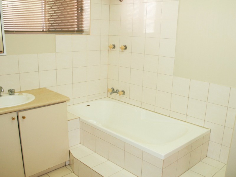 Unit 13/4 Canham Way, Orelia WA 6167