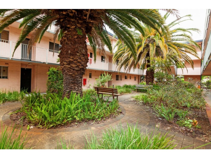 Unit 13/4 Canham Way, Orelia WA 6167