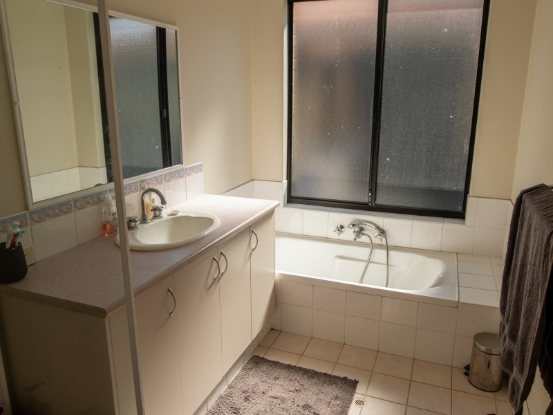 99 Bayside Boulevard, Port Kennedy WA 6172