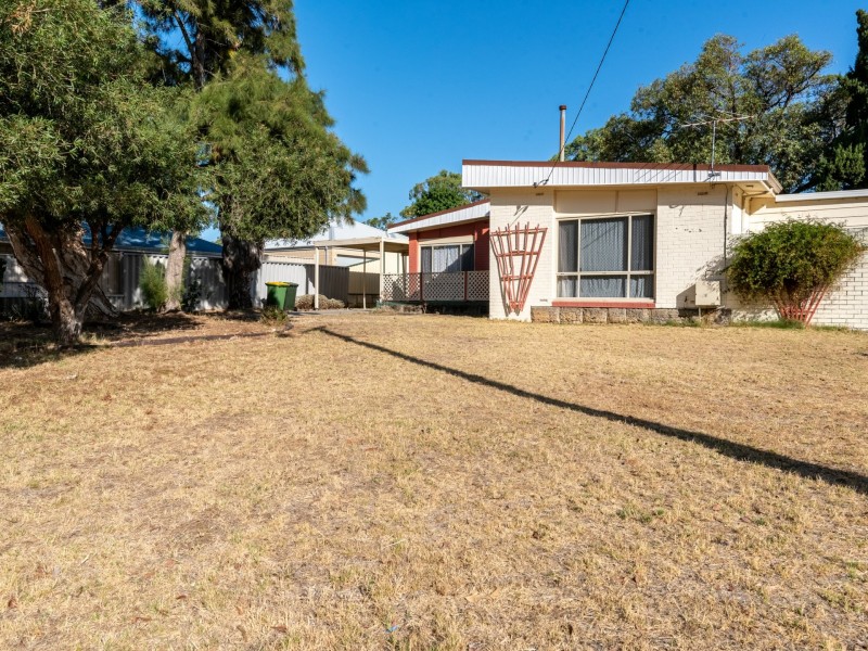 14 Gellibrand Rd, Orelia WA 6167