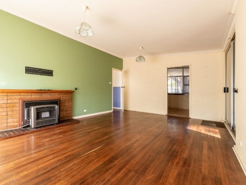 14 Gellibrand Rd, Orelia WA 6167