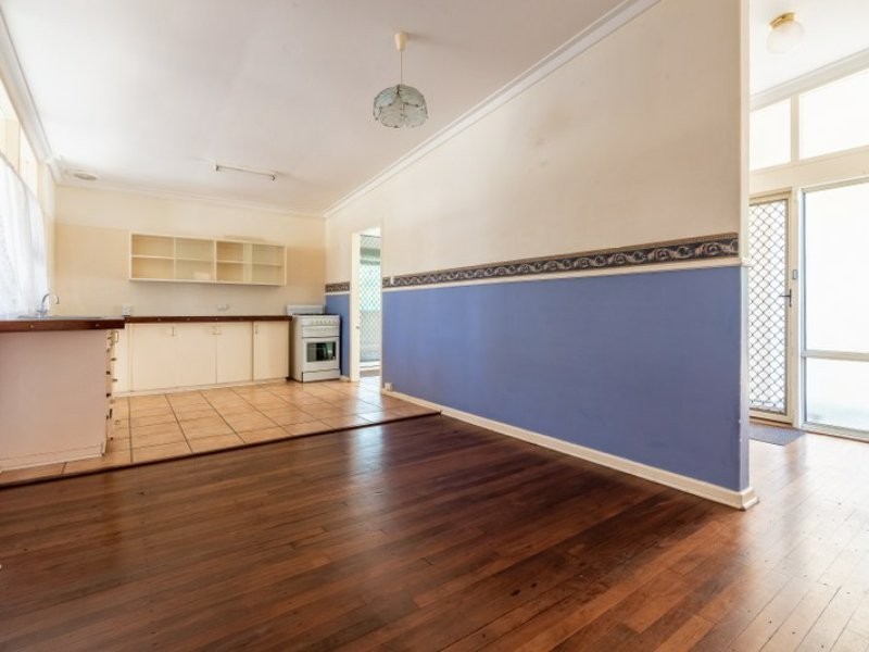 14 Gellibrand Rd, Orelia WA 6167