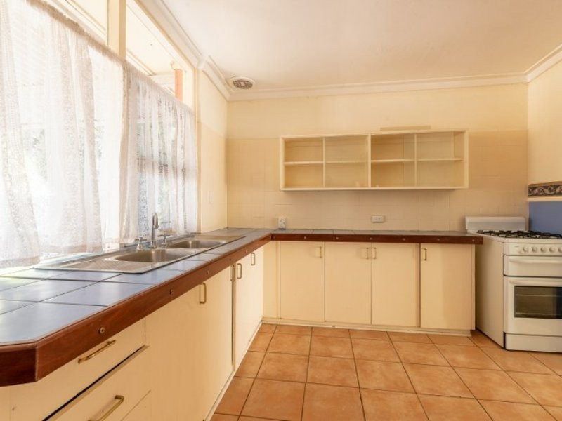 14 Gellibrand Rd, Orelia WA 6167