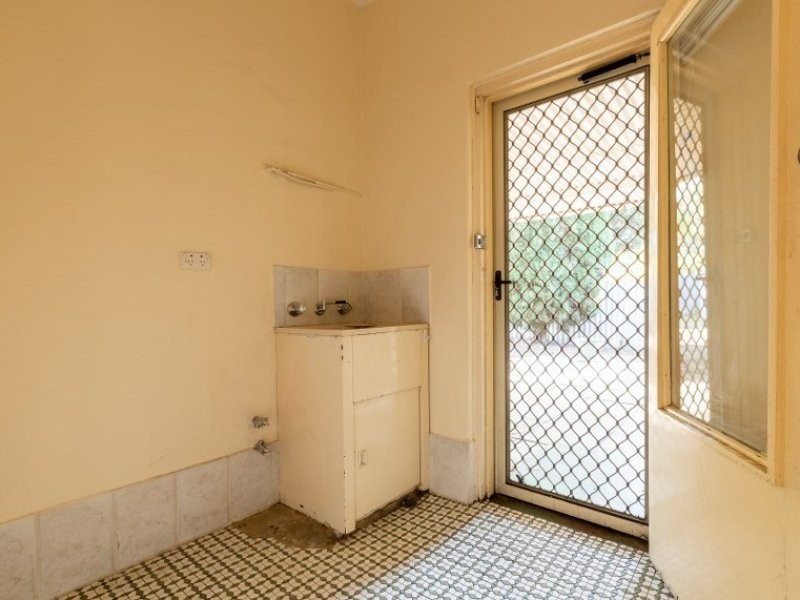 14 Gellibrand Rd, Orelia WA 6167