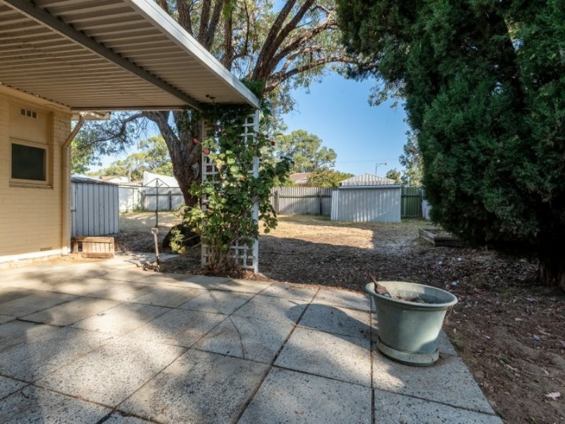14 Gellibrand Rd, Orelia WA 6167