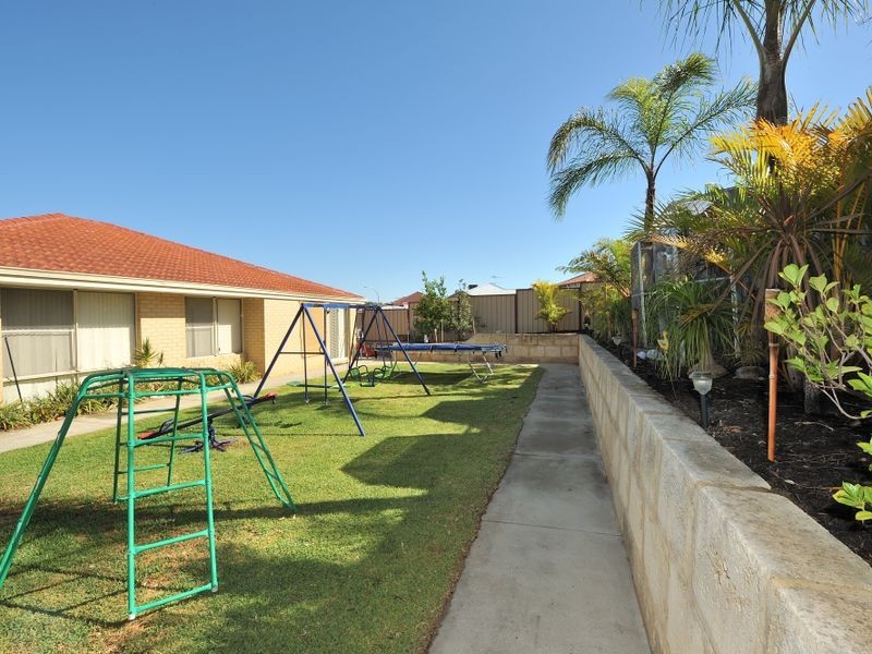 1 Djilba View, Leda WA 6170