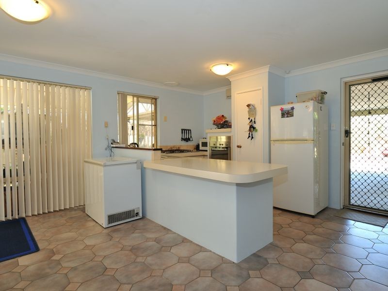 1 Djilba View, Leda WA 6170