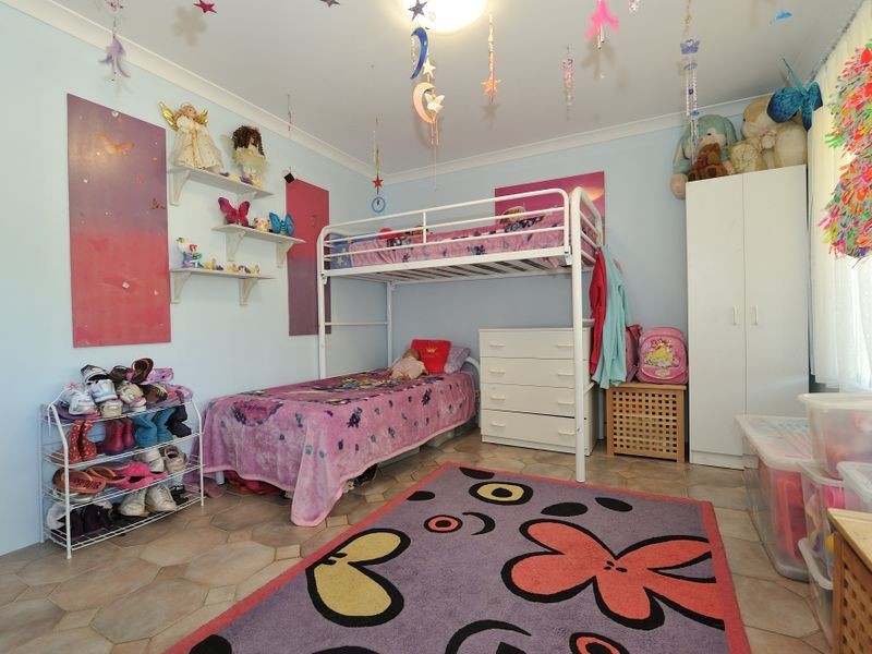 1 Djilba View, Leda WA 6170