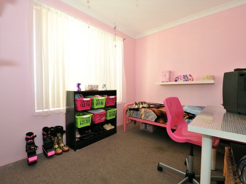 1 Djilba View, Leda WA 6170