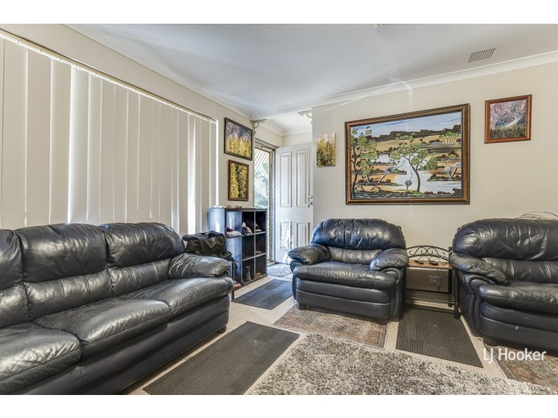 4 Ferris Green, Parmelia WA 6167