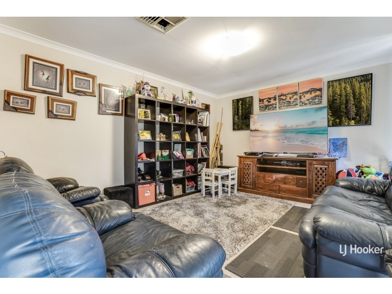 4 Ferris Green, Parmelia WA 6167