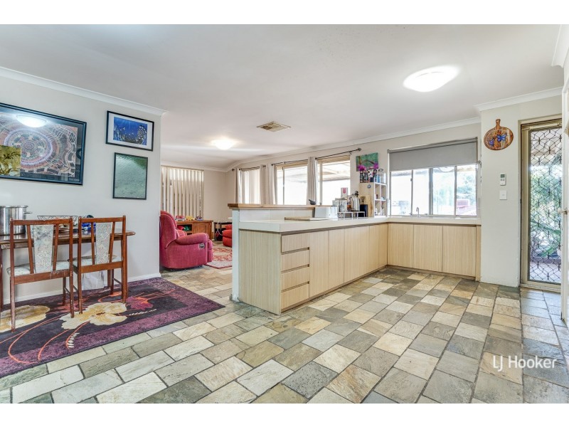 4 Ferris Green, Parmelia WA 6167