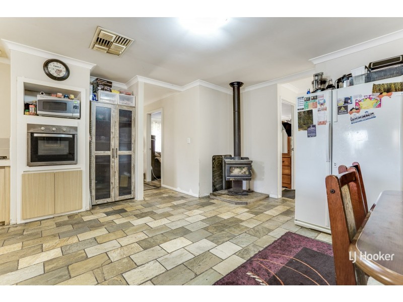 4 Ferris Green, Parmelia WA 6167