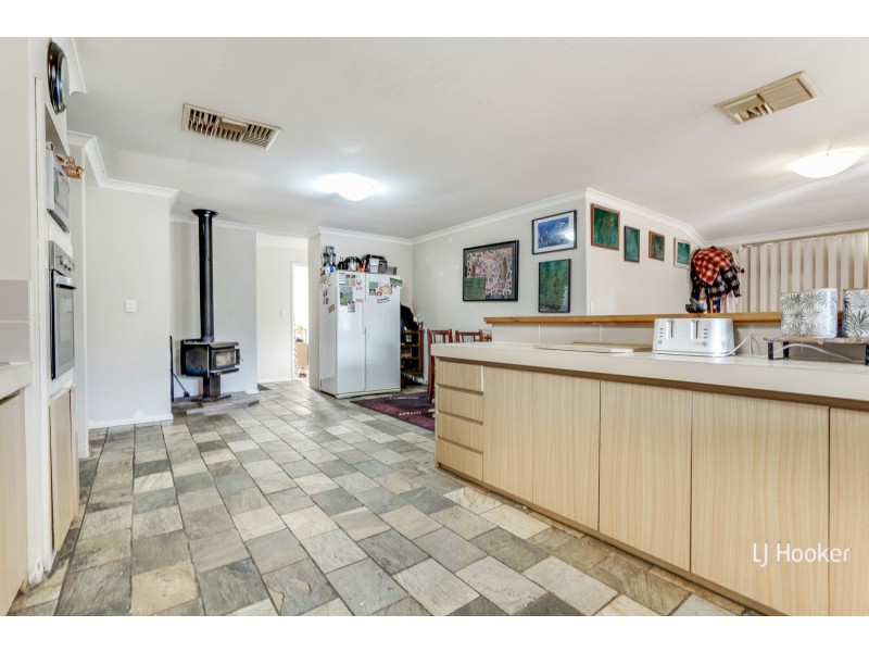 4 Ferris Green, Parmelia WA 6167