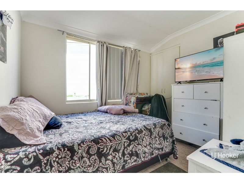 4 Ferris Green, Parmelia WA 6167