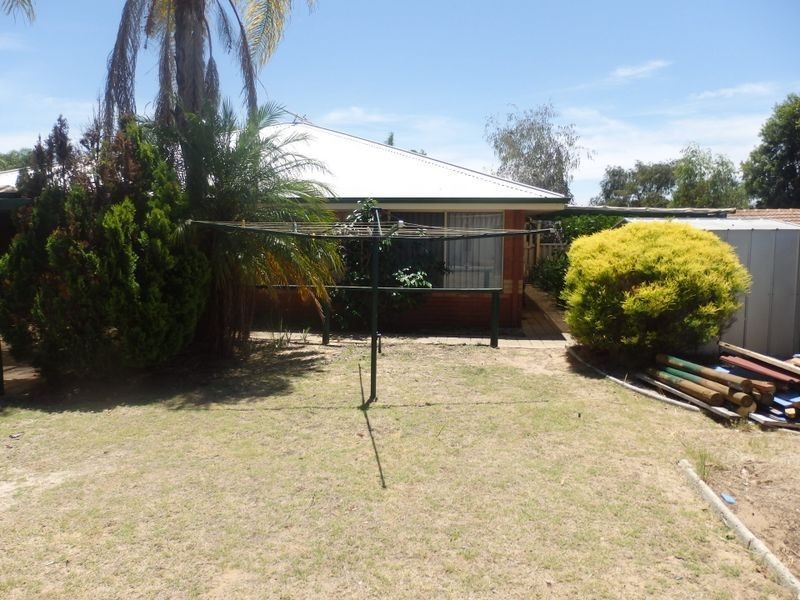 17 Prockter Gardens, Leda WA 6170