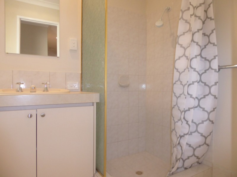 10 Graydon Grove, Leda WA 6170