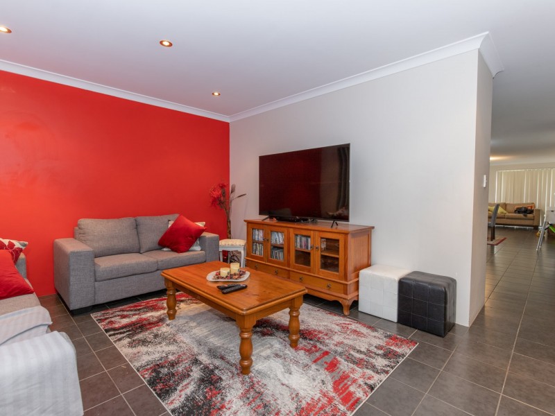 3 Lewes Court, Orelia WA 6167