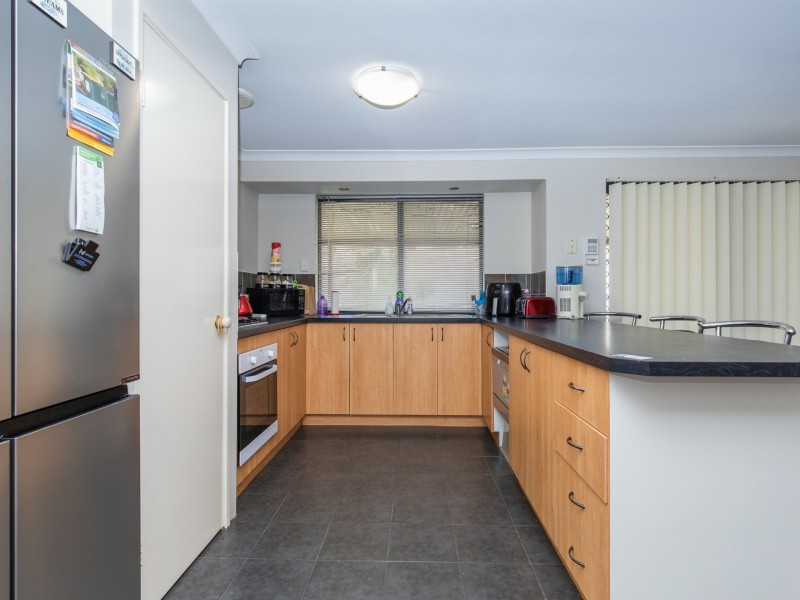 3 Lewes Court, Orelia WA 6167