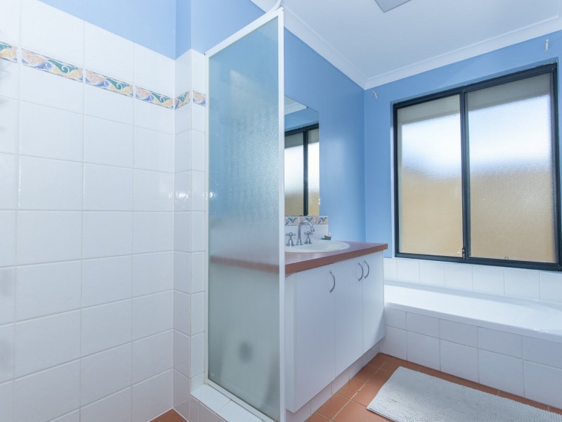 3 Lewes Court, Orelia WA 6167