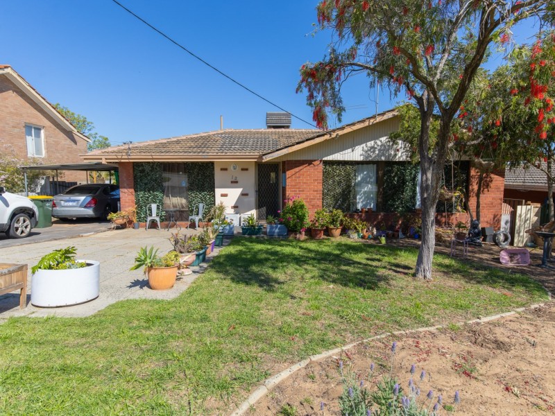 12 Jecks Place, Orelia WA 6167