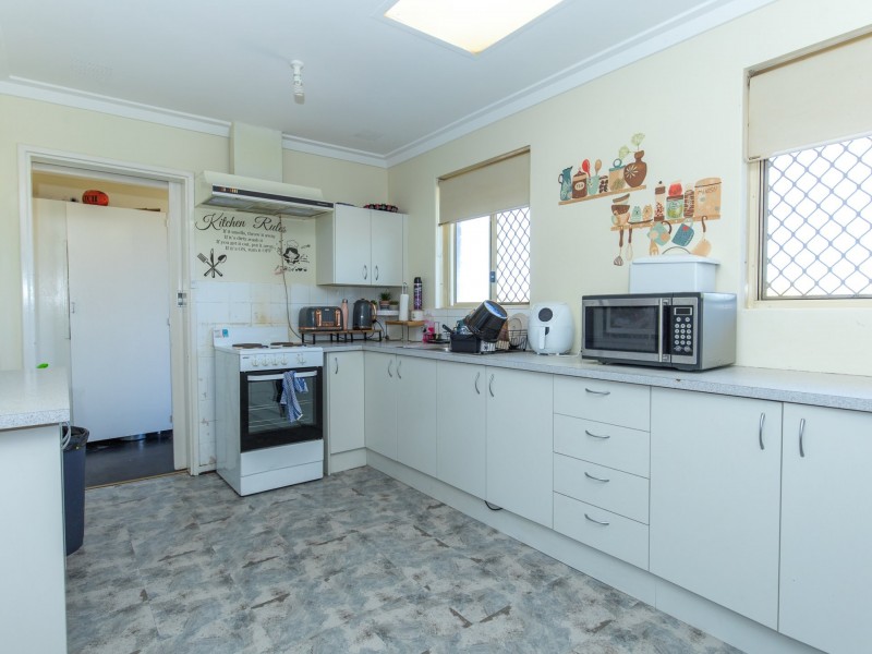 12 Jecks Place, Orelia WA 6167