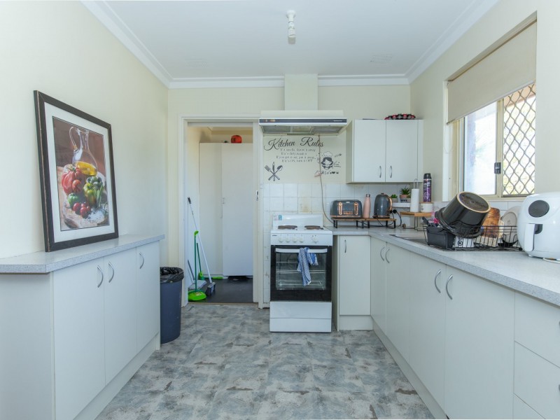 12 Jecks Place, Orelia WA 6167