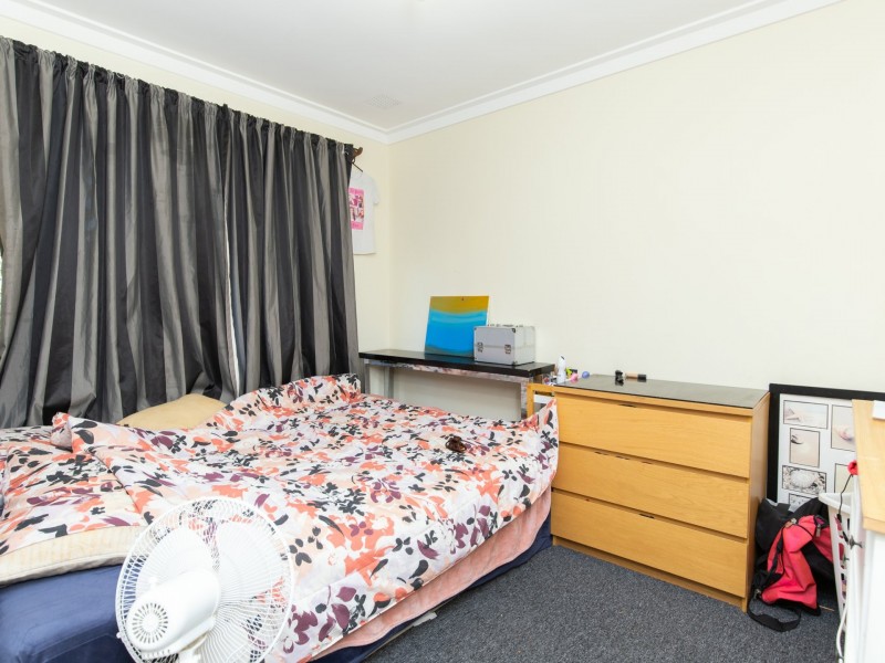 12 Jecks Place, Orelia WA 6167