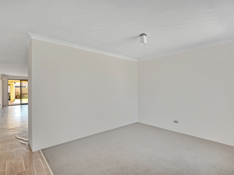 33 Silverline Bend, Bertram WA 6167