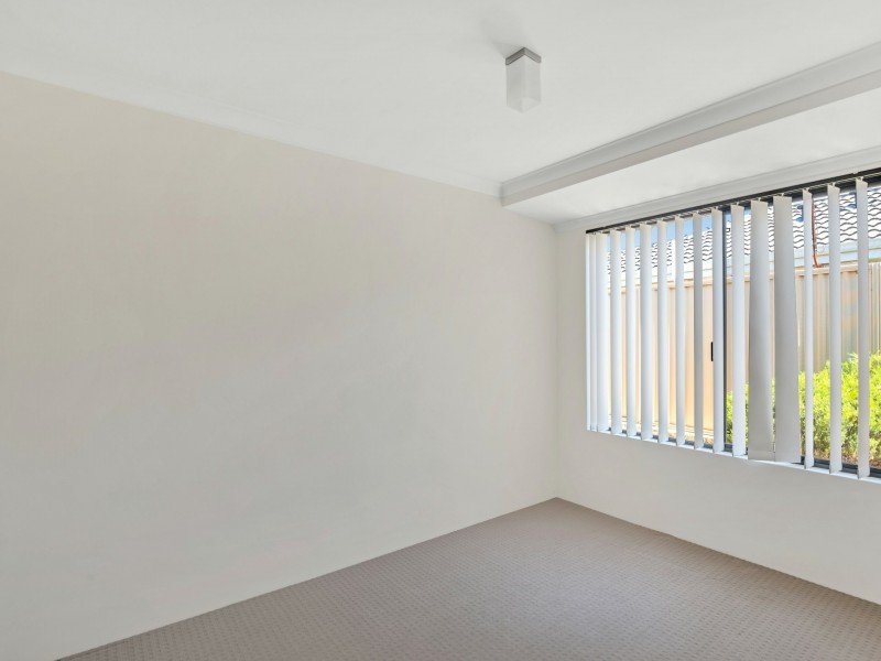 33 Silverline Bend, Bertram WA 6167