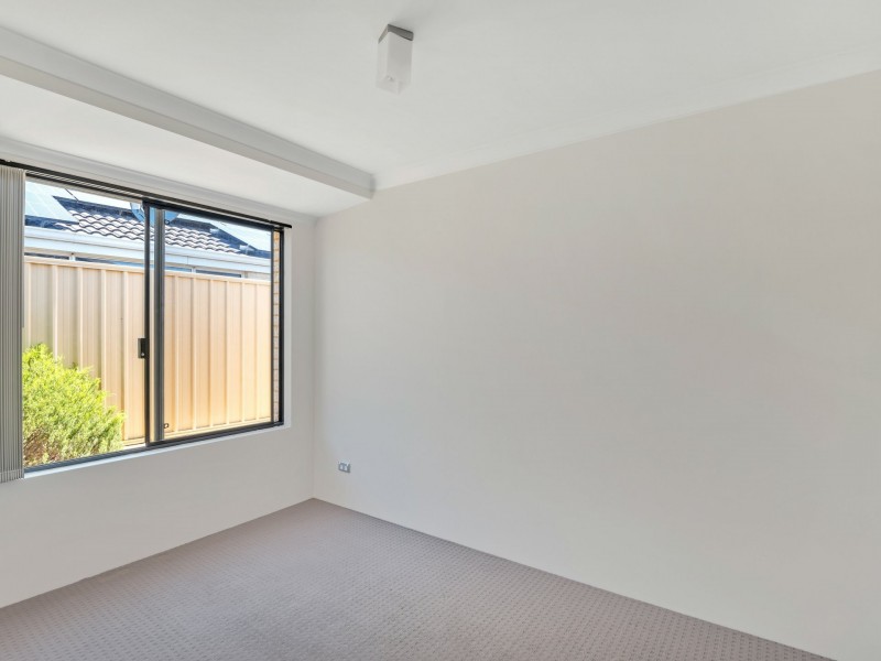 33 Silverline Bend, Bertram WA 6167