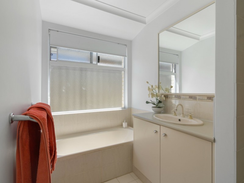 50 Abingdon Crescent, Wellard WA 6170