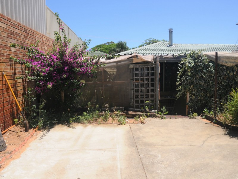 23 Kirkland way, Parmelia WA 6167