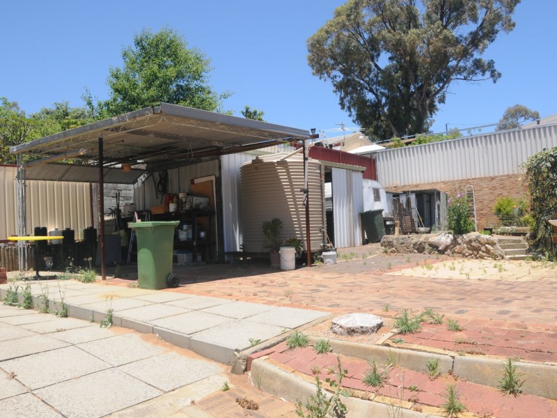 23 Kirkland way, Parmelia WA 6167