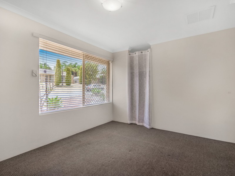 12 Hampshire Gardens, Parmelia WA 6167