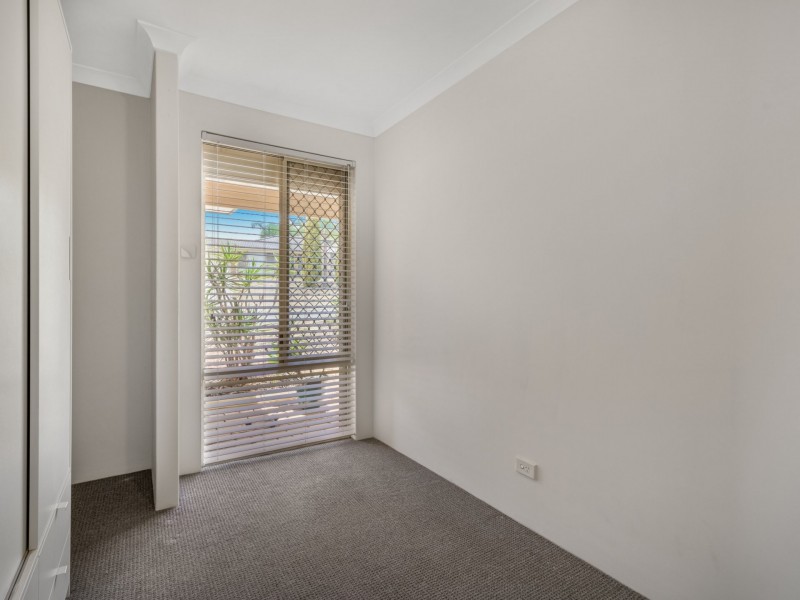 12 Hampshire Gardens, Parmelia WA 6167