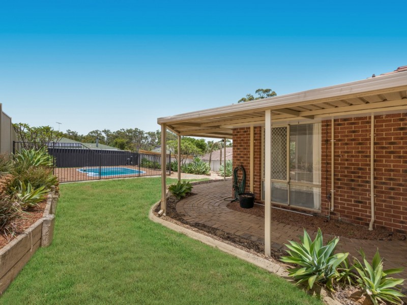 12 Hampshire Gardens, Parmelia WA 6167