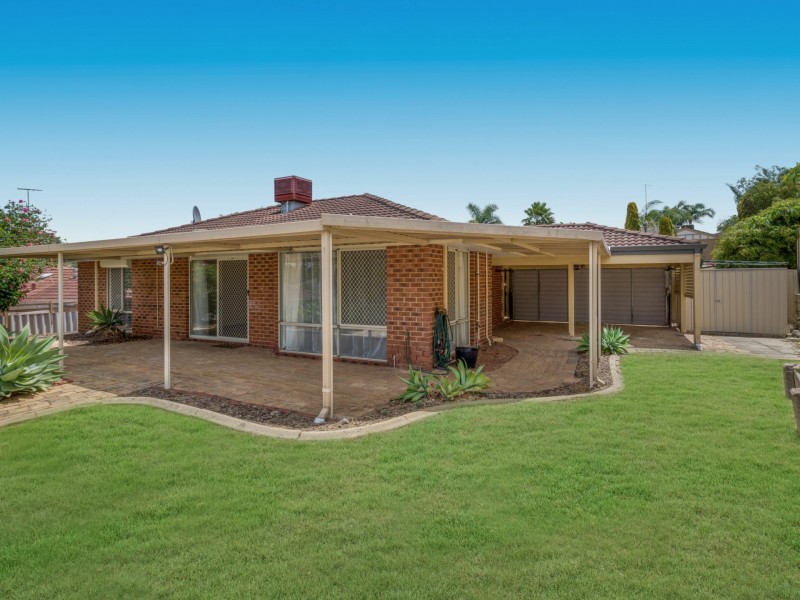 12 Hampshire Gardens, Parmelia WA 6167