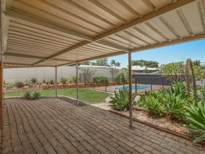 12 Hampshire Gardens, Parmelia WA 6167