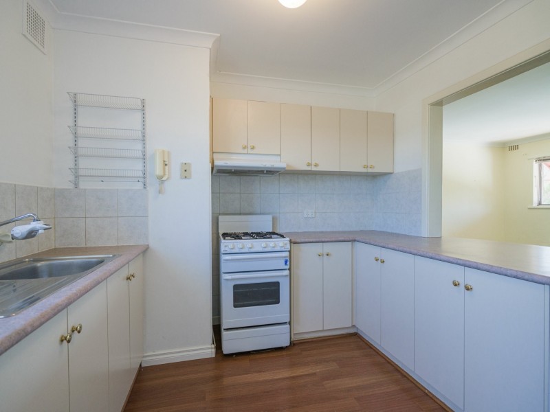 25/21 Disney Rd, Parmelia WA 6167