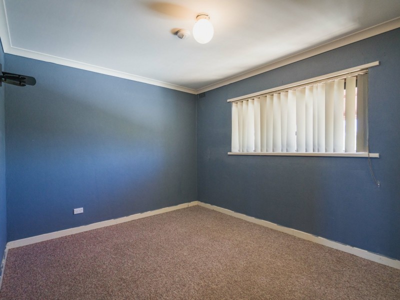 25/21 Disney Rd, Parmelia WA 6167