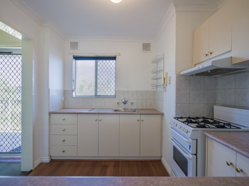 25/21 Disney Rd, Parmelia WA 6167