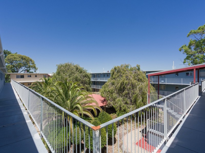 25/21 Disney Rd, Parmelia WA 6167